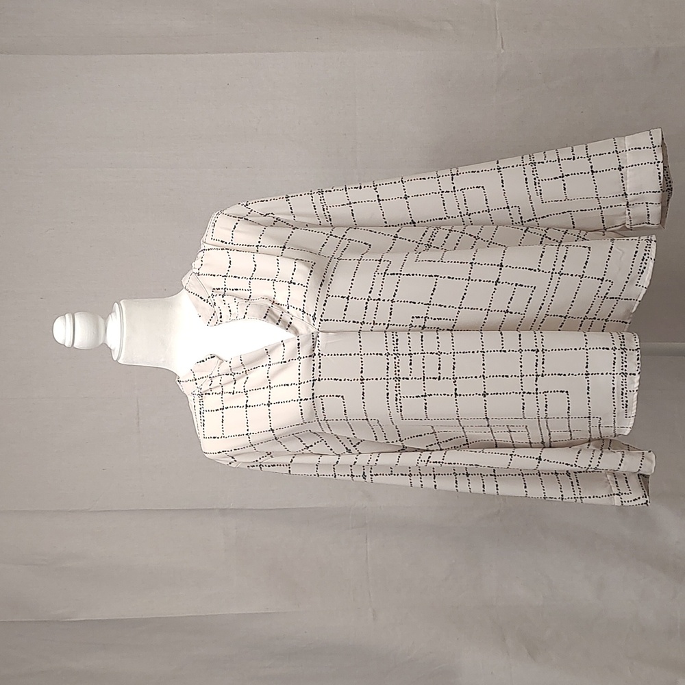 Prologue Pink Blouse featuring a chic geometric shape design